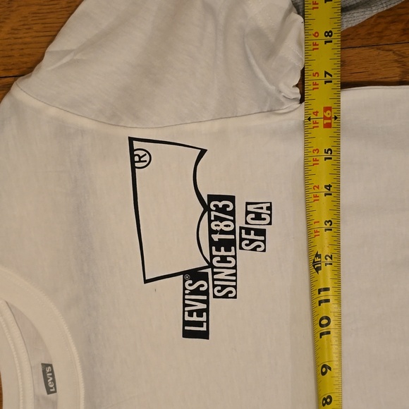 LEVIS SIGNATURE BOYS WHITE & GRAY LONG SLEEVE LAYERED LOOK T-SHIRT SIZE MEDIUM - Picture 10 of 14